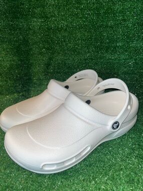 Crocs Bistro Clog 10075 White Slip Resistant Shoes Slip On